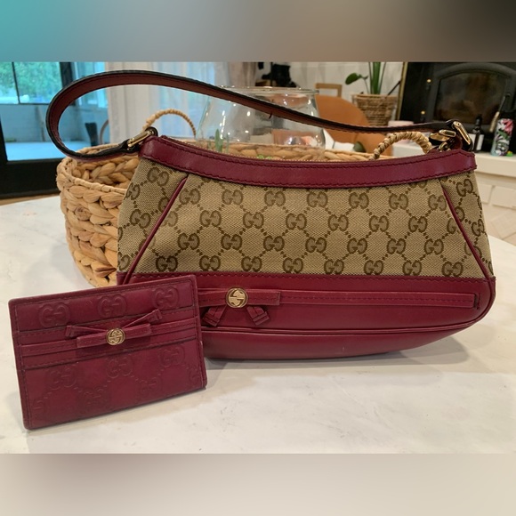 Set Gucci shoulder bag with small wallet - Picture 1 of 13